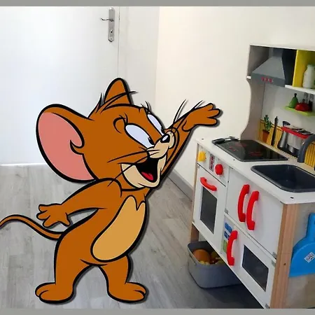 Avec Salle De Jeux Privee,10min De Transport En Commun 6 Couchages Apartment *