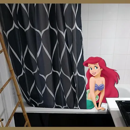 Apartment Avec Salle De Jeux Privee,10min De Transport En Commun 6 Couchages *